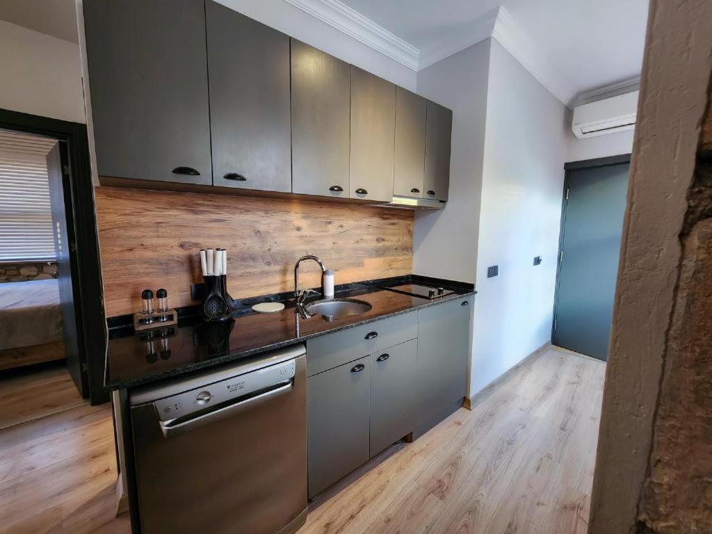 Sera Homes Kaleici Oldtown Antalya Eksteriør bilde